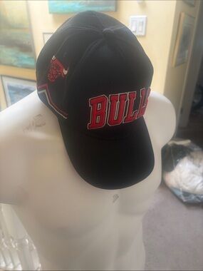 Black and Red Bulls Embroidered Baseball Cap
